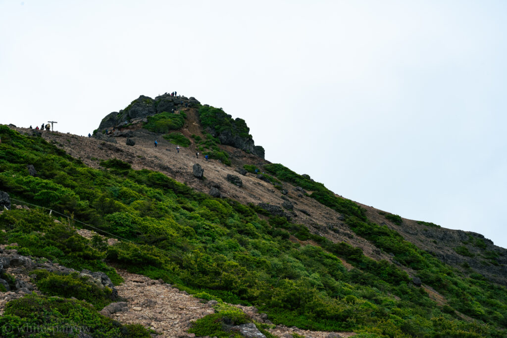 安達太良山山頂の溶岩ドーム