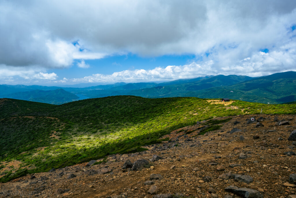 鉄山避難小屋遠景