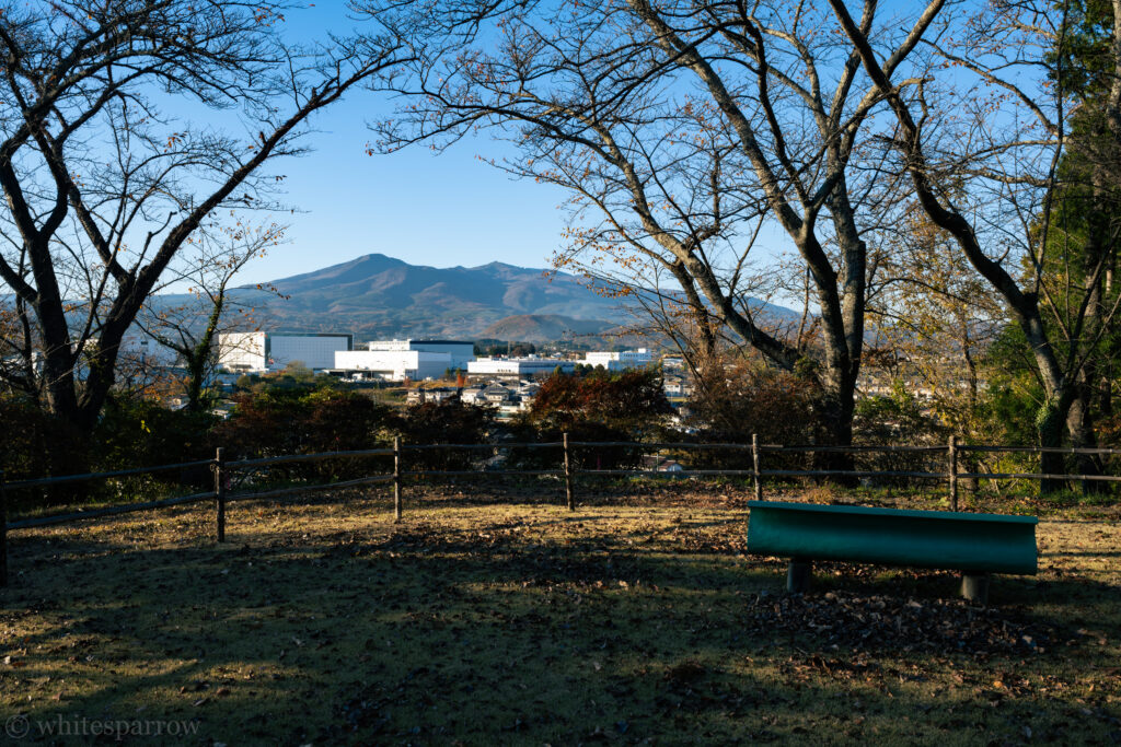 安達太良神社境内から見た安達太良山