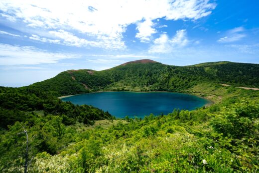 【東北】一切経山〜浄土平から魔女の瞳の畔を歩いて家形山へ〜【７月】