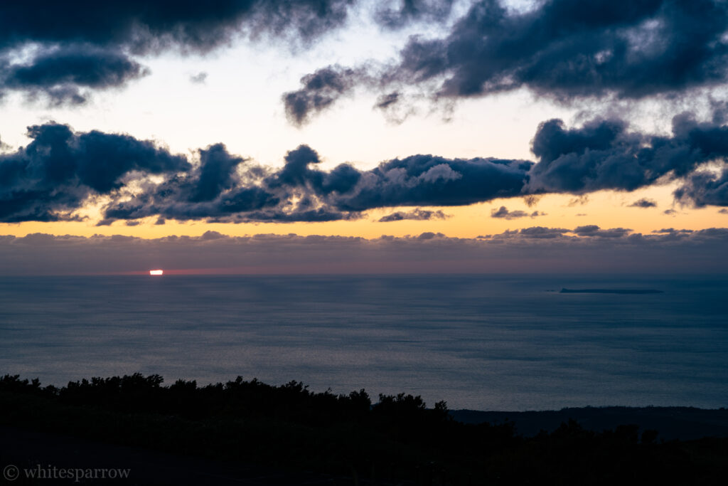 象潟口から眺める夕日