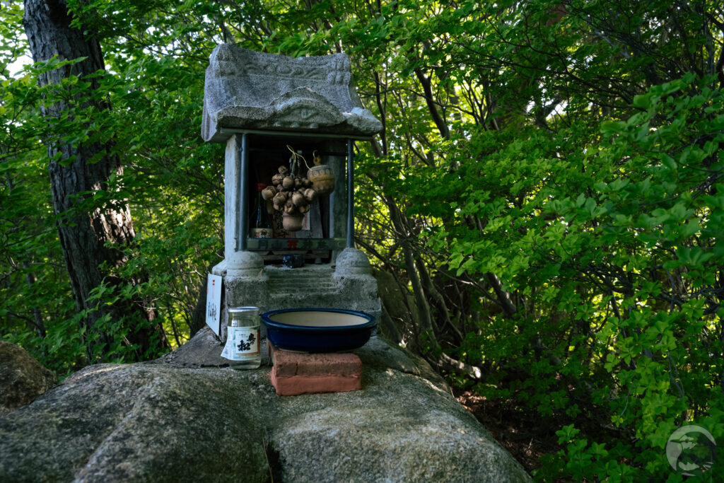 月山祠