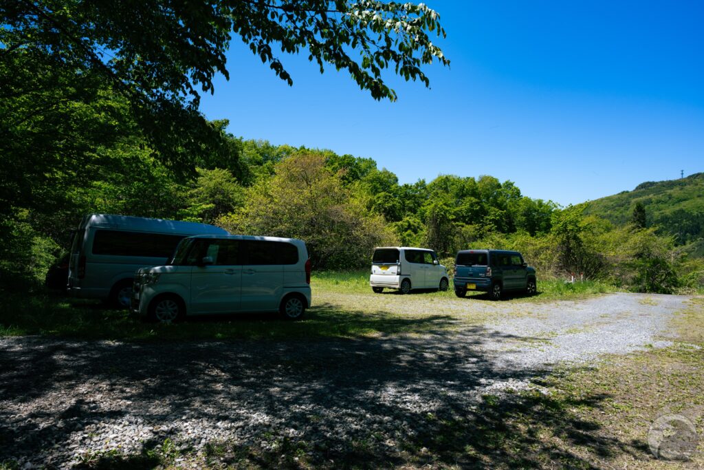 浮金登山口駐車場