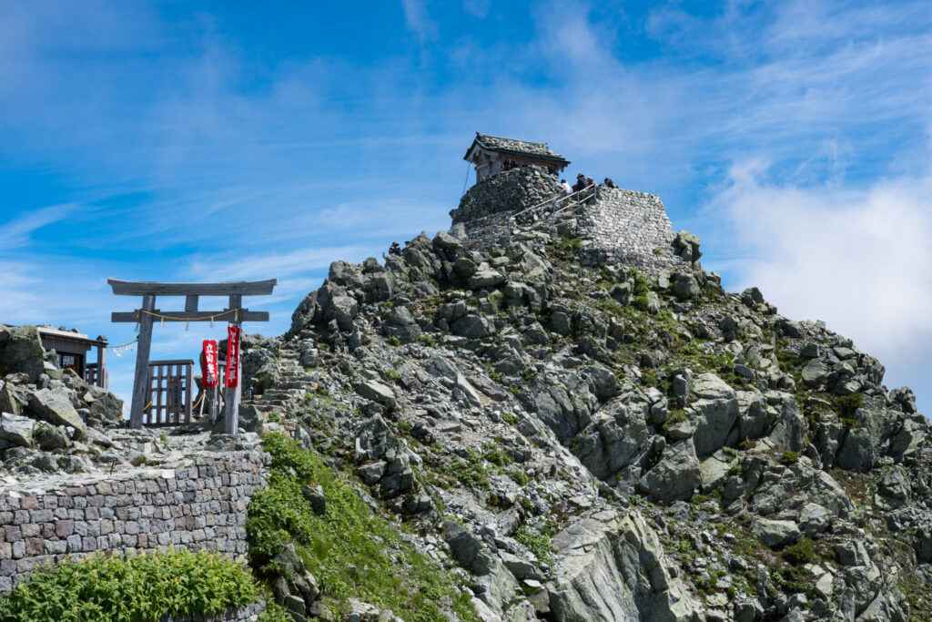 夏の雄山神社峰本社