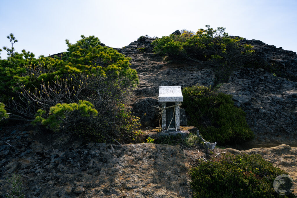 船明神山の祠