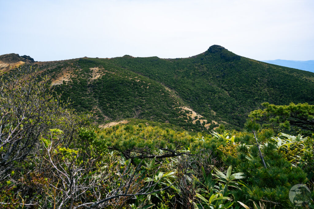 船明神山頂上から安達太良山