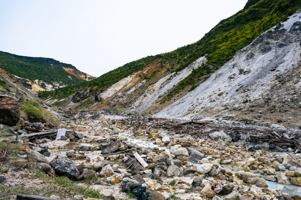 硫黄川下流への道