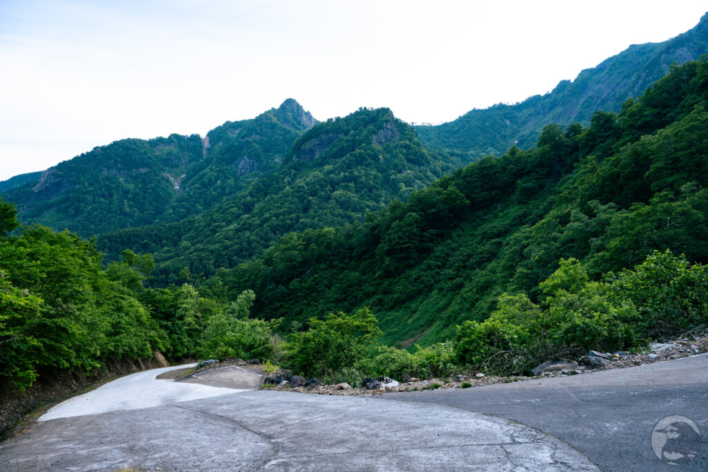 雨飾温泉登山口駐車場