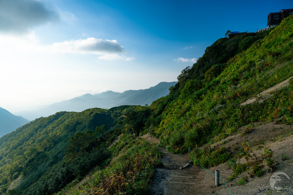 燕山荘分岐の下り