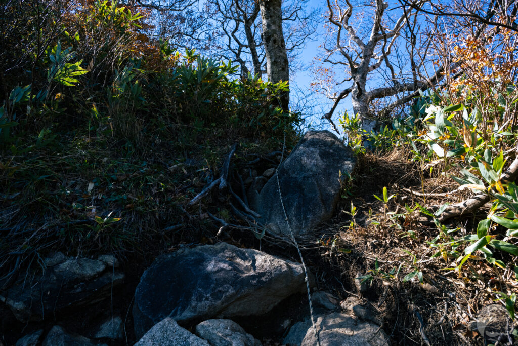 小朝日岳鞍部岩場