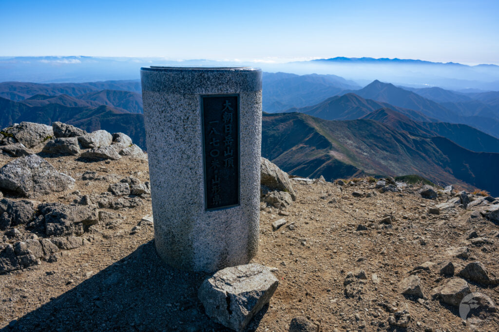 大朝日岳石柱