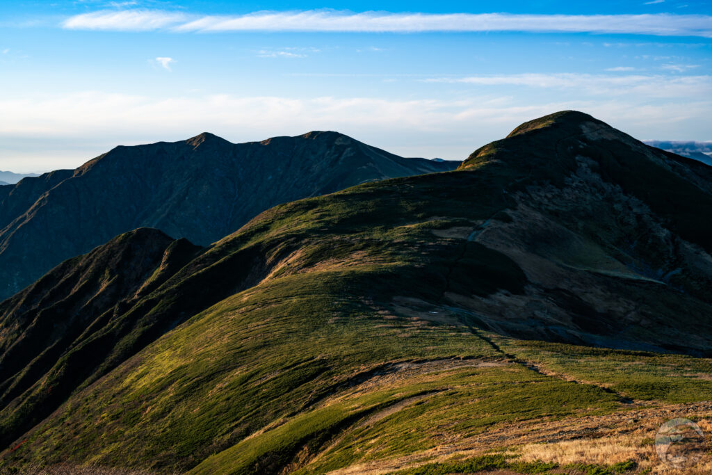 夕暮れの西朝日岳
