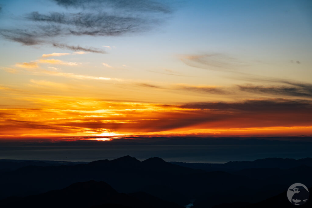 佐渡島に沈む夕日