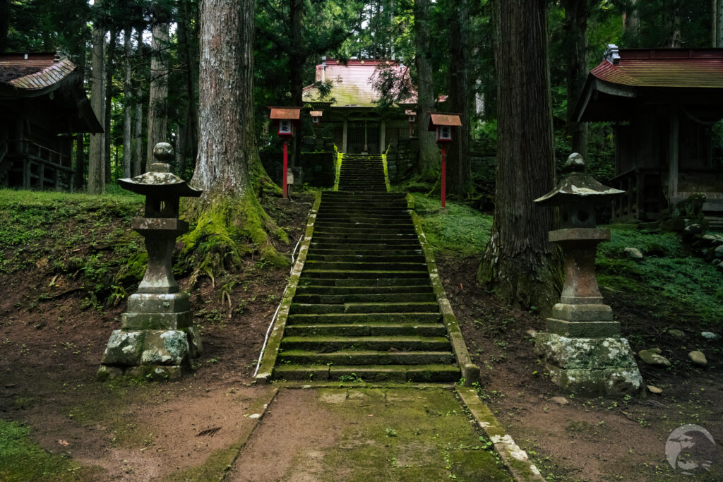 勅宣日宮駒形根神社