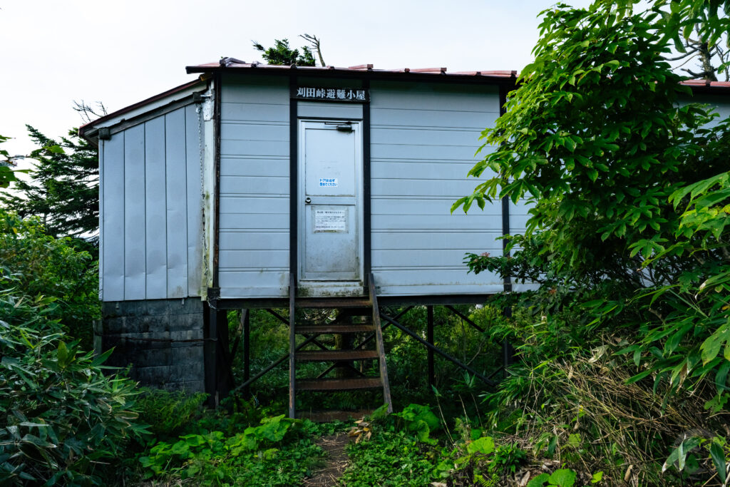 刈田峠避難小屋