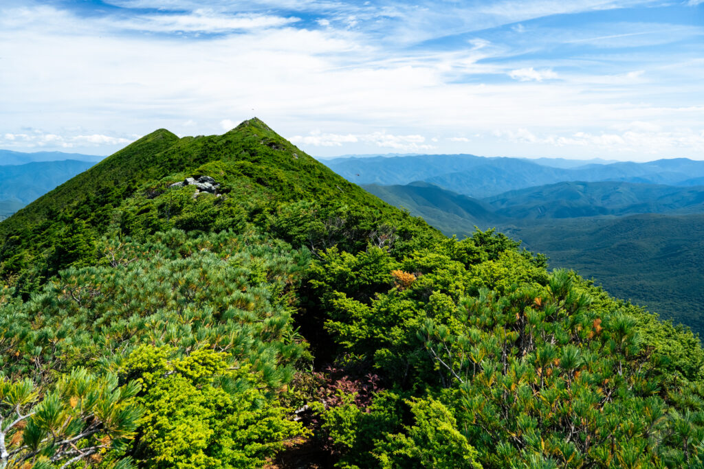 剣ヶ峰の山容